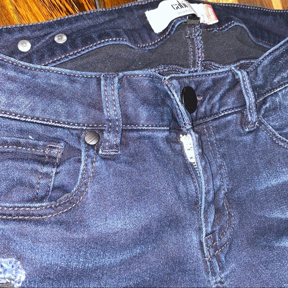 Cabi Dusk Destructed Skinny Jeans - Picture 5 of 11